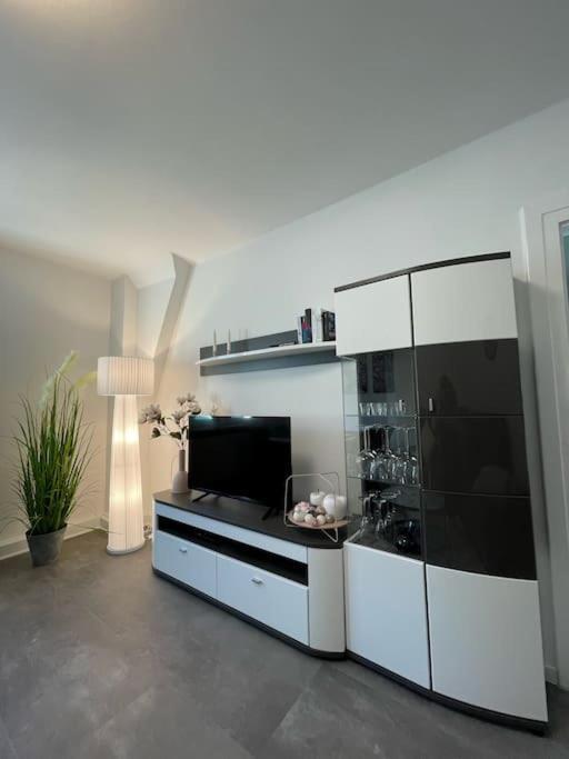 komfortable Ferienwohnung in Halle-Kröllwitz Halle  Exterior foto